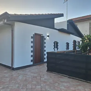 https://prince-airport-house.taorminaitalyhotels.com